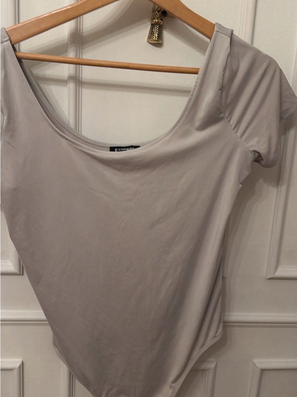 Express Women’s Scoop Neck Bodysuit in Light Gray